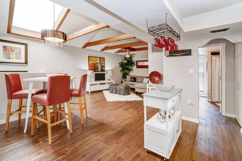 Hidden Couples Loft Retreat In Heights Foodie District تامبا المظهر الخارجي الصورة