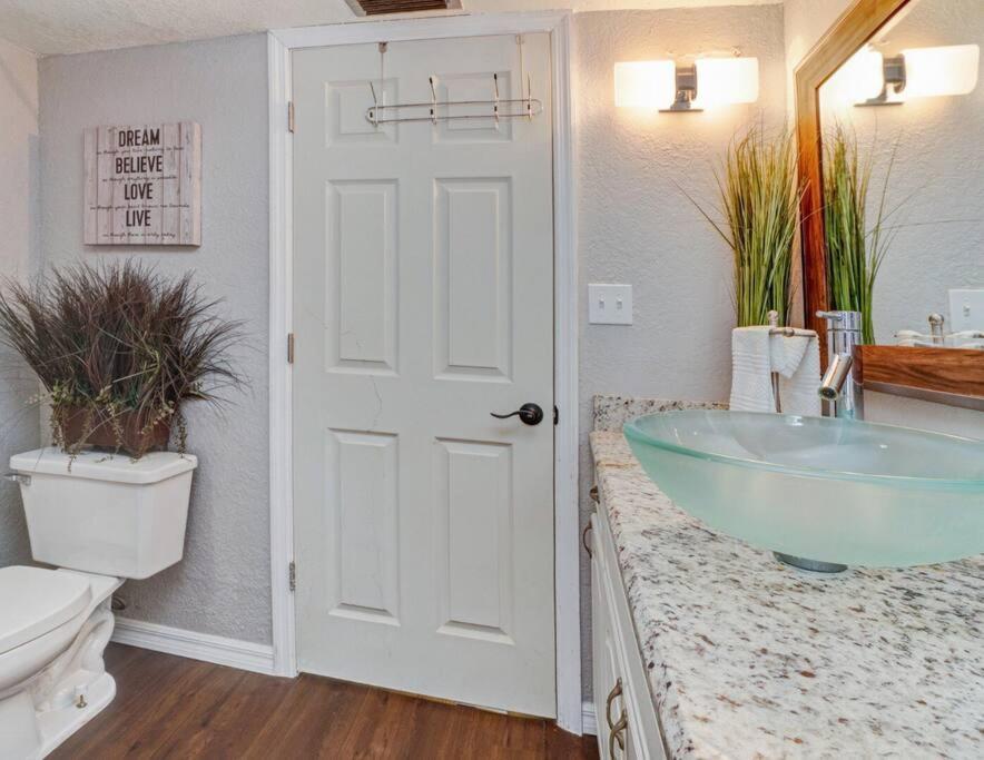 Hidden Couples Loft Retreat In Heights Foodie District تامبا المظهر الخارجي الصورة